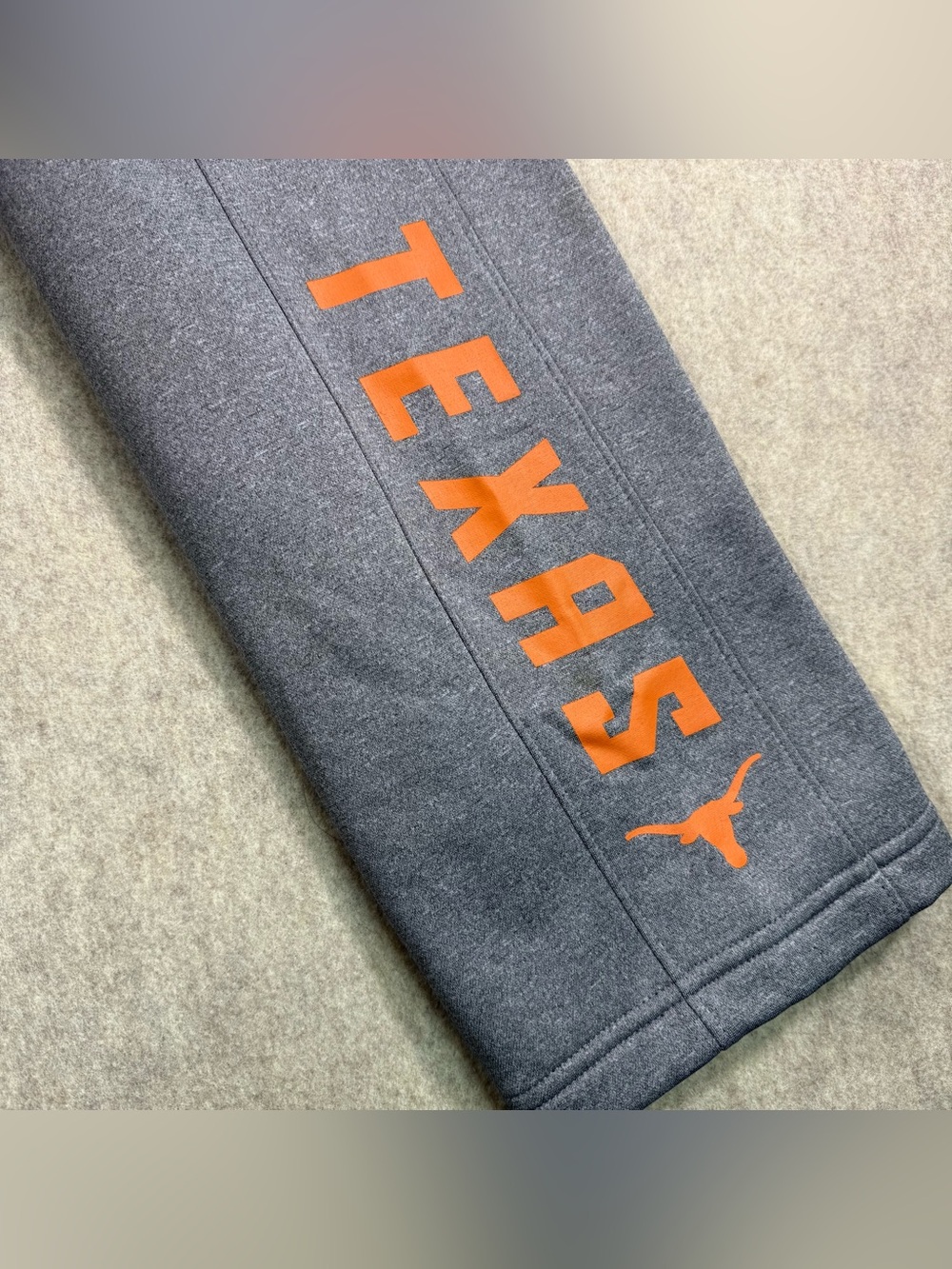 Texas Longhorns Boys (M) Gray athletic pants with Longhorn logo